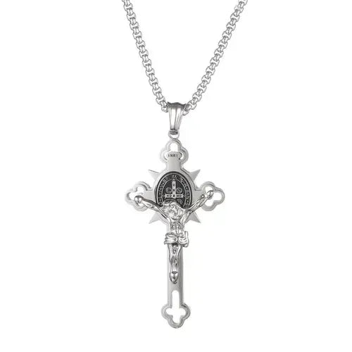 Collier avec pendentif croix de protection Saint-Benoît