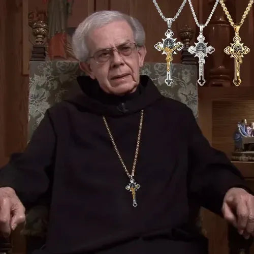 Collier avec pendentif croix de protection Saint-Benoît